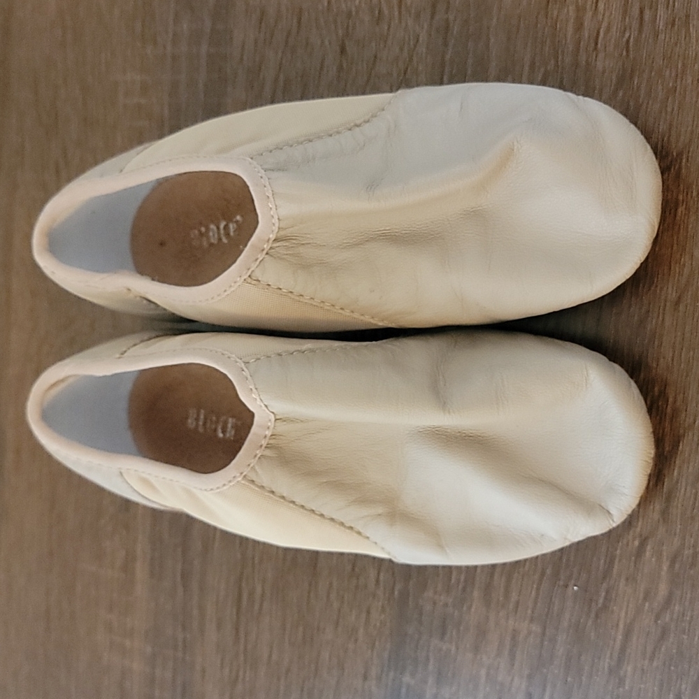 Jazz shoes kid size 13 1/2